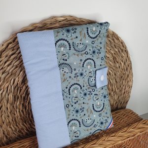 protège carnet de santé molletonné en coton bleu pâle motif