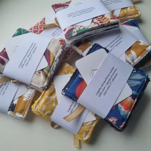 lot de lingettes en coton et éponge bambou carte de visite et papier