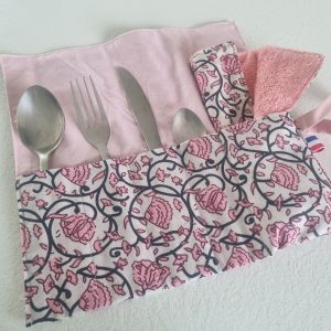 range couvert nomade. Coton et tissus éponge bambou. Rose